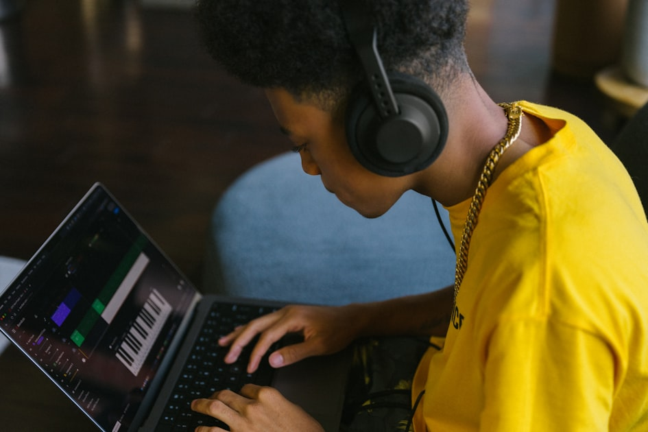 Research Reviews: Latest Trends in Education Technology